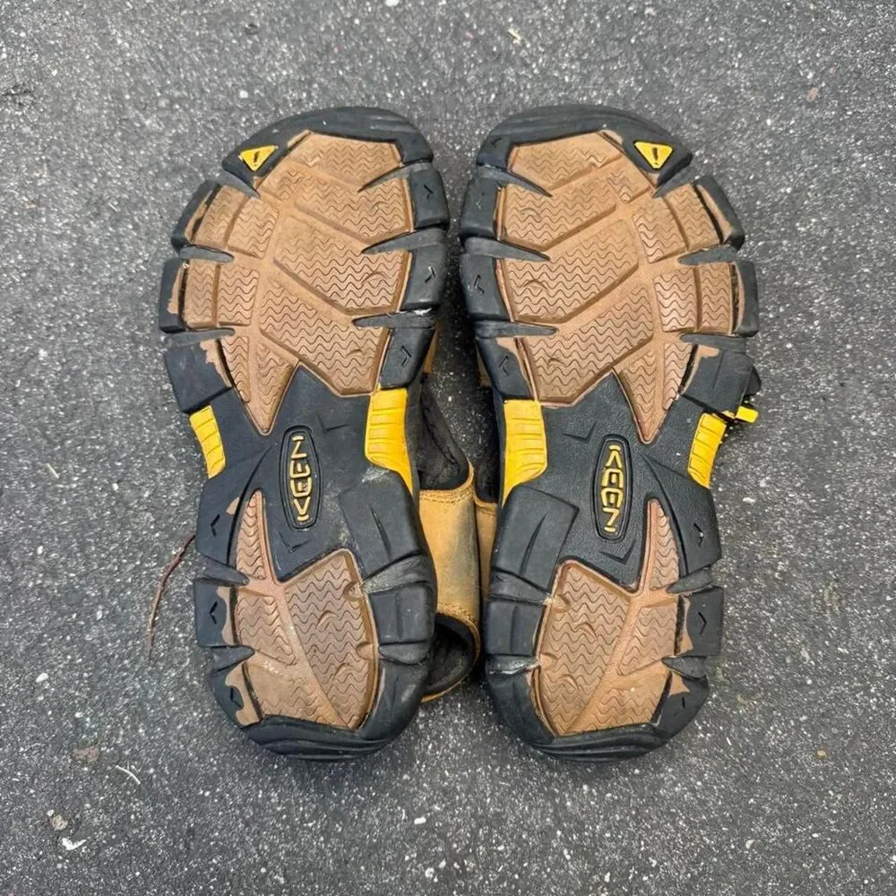 Keen brown tan